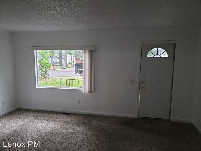 Building Photo - 2 br, 1 bath House - 687 Scottwood
