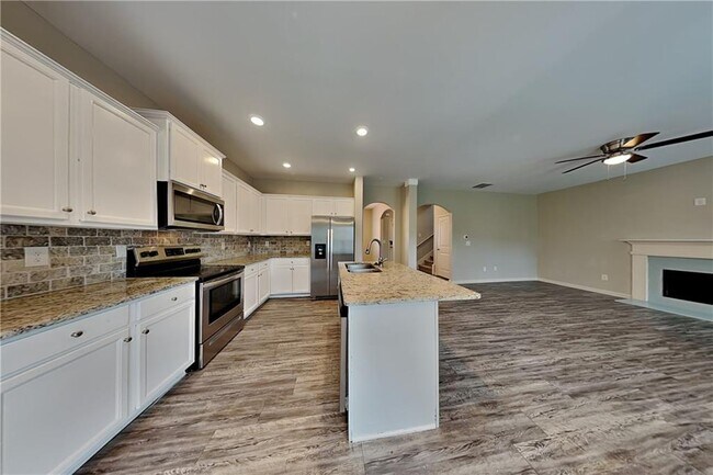 Foto del edificio - 354 Hawthorn Dr