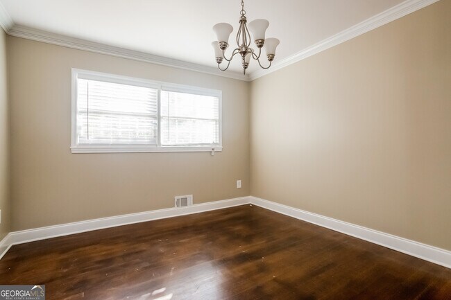 Foto del edificio - 2134 Elinwood Dr