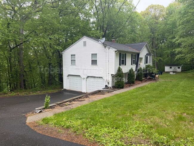 Building Photo - 331 Knob Hill Dr