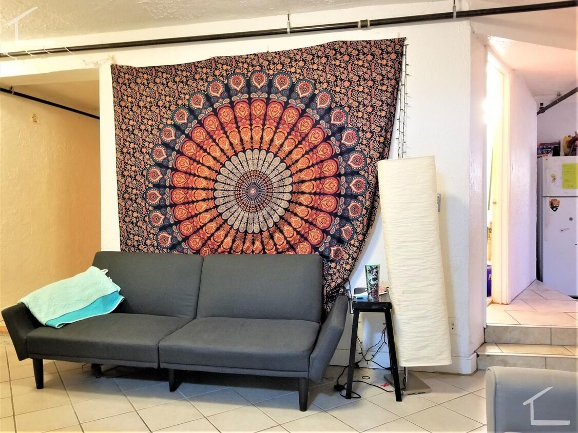 Packards Corner BU 4 bed 1.5 bath for 9.1 Heat Hw inc Students ok, - Packards Corner BU 4 bed 1.5 bath for 9.1 Heat Hw inc Students ok,