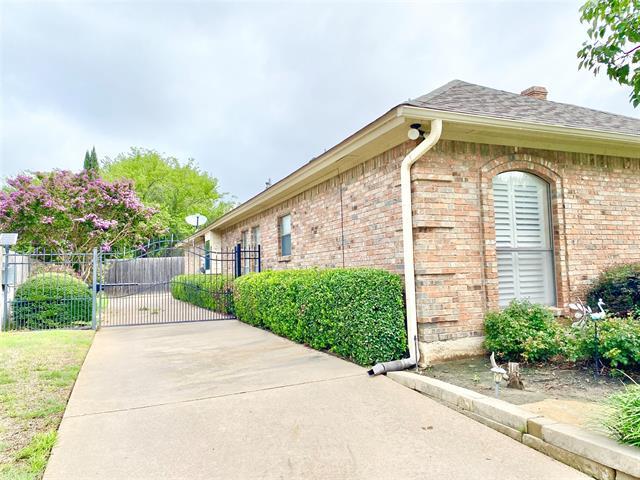 Building Photo - 2403 Wimbledon Dr