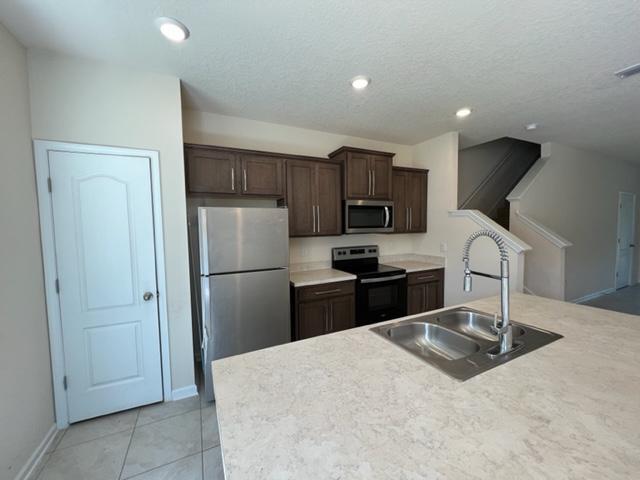 Building Photo - 8230 Watercourse Way