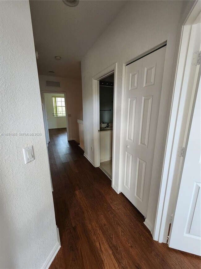 Foto del edificio - 2762 SW 85th Ave