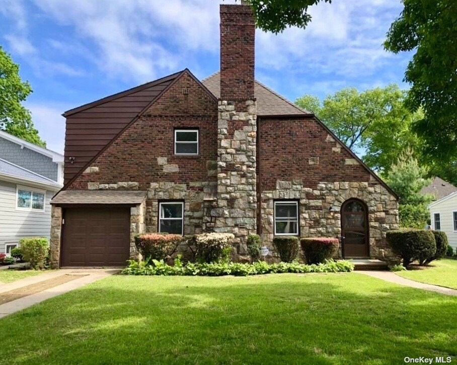 Primary Photo - 46 Claydon Rd