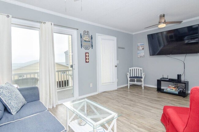 Foto del edificio - (C273) 1004 Carolina Beach Avenue South, U...