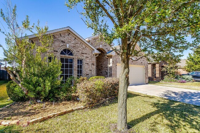 Foto del edificio - Newly remodeled and updated 3 Bed 2 Bath Home in Mc Pherson Ranch- 76244