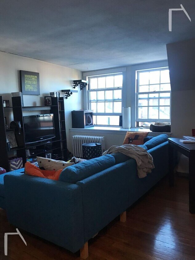 Primary Photo - Nice, Sunny, and Affordable updated Beacon...
