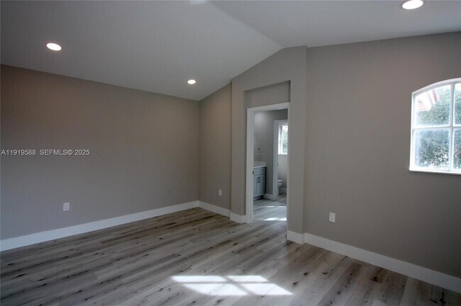 Foto del edificio - 935 Lemonwood Ct