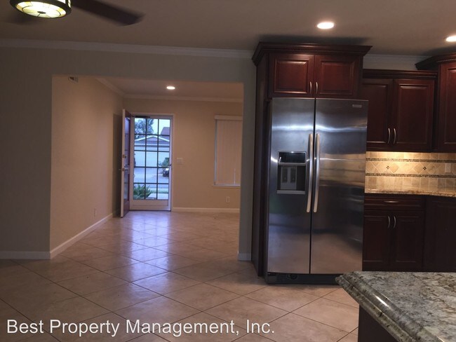 Building Photo - 338 Avenida Pinos