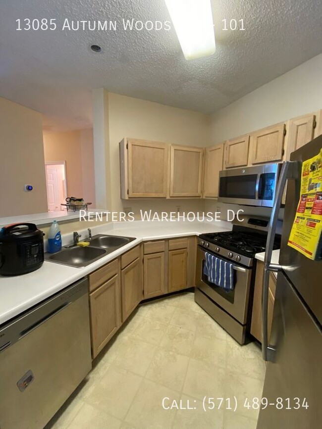 Building Photo - Fabulous 2 Bd /2 Bth Ground Floor Condo w/...