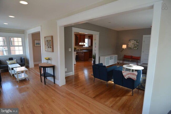 Building Photo - 2612 N Pershing Dr