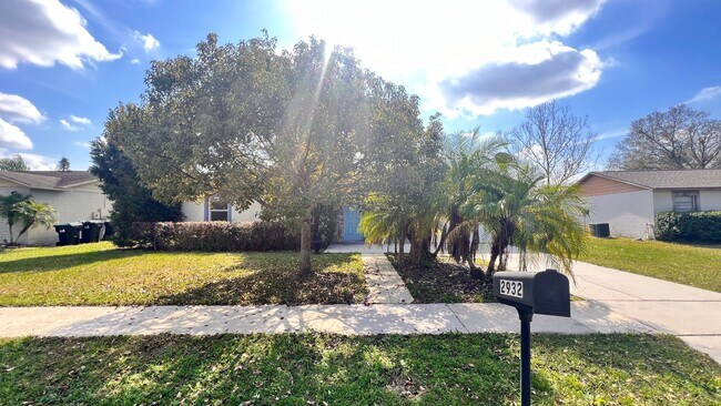 Foto del edificio - Conveniently Located 3 Bedroom Home Minute...