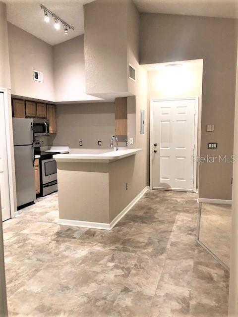 Foto del edificio - 8300 Elm Park Dr