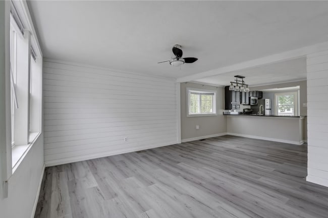 Photo - "Charming 2-Bed Retreat with Fireplace on Bald Hill Road, Warwick!" Apartment