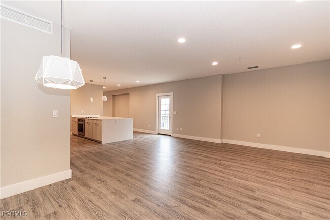 Foto del edificio - 4645 SE 11th Pl
