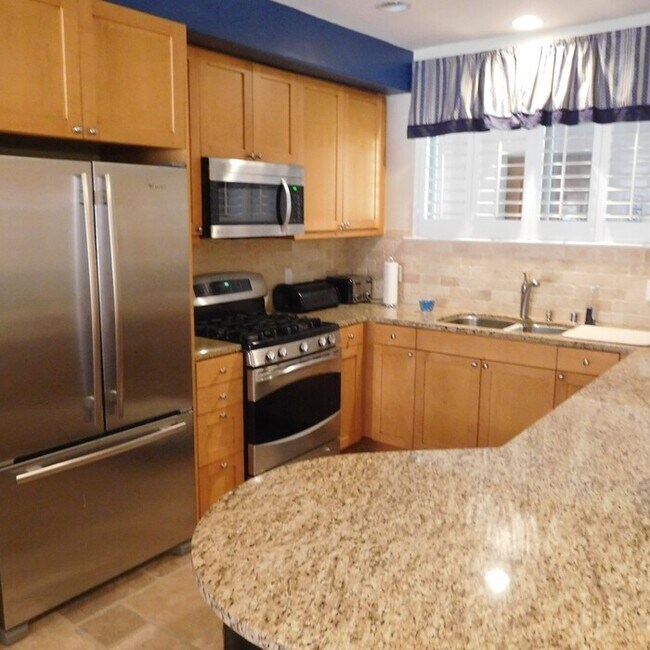 Building Photo - Gated Morro Bay Condo- 1 Bedroom / 1.5 Bath