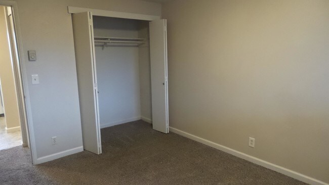 Building Photo - 1 bedroom in Eugene OR 97402