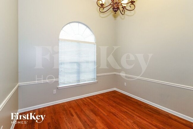 Building Photo - 4639 Meadow Cliff Dr