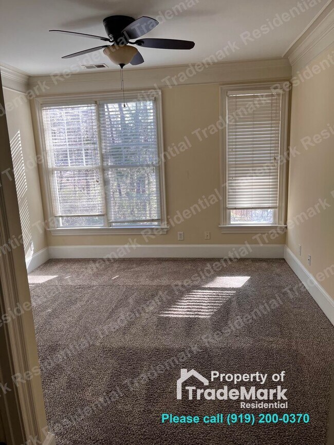 Building Photo - First Full Month Rent is FREE