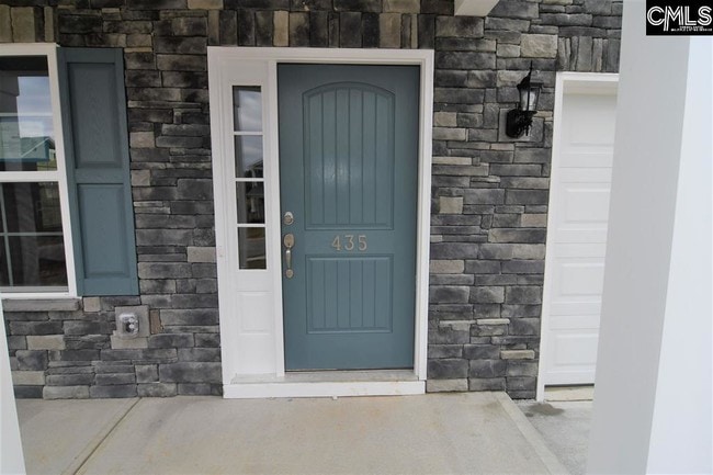 Building Photo - 441 Western Ln