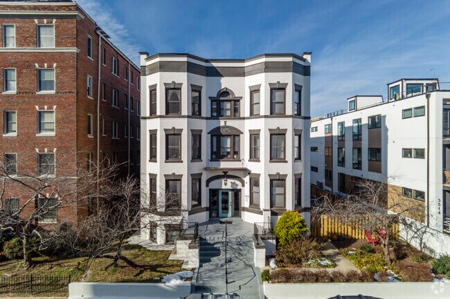 Foto del edificio - 3504 13th St NW