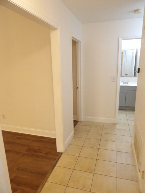 Foto del edificio - 316 Heather Ct