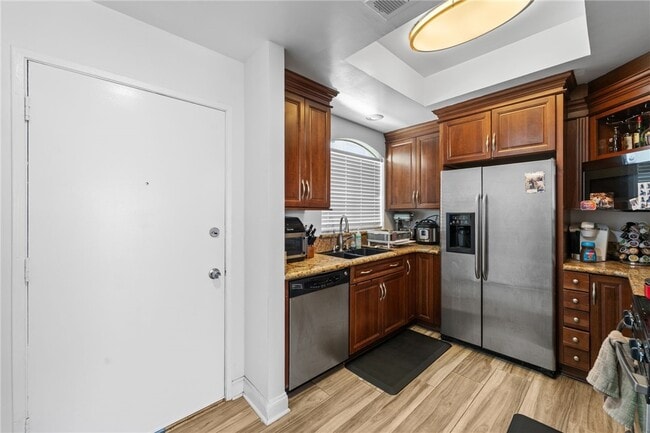 Building Photo - 30902 Club House Dr