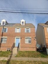 Building Photo - 811 E King St