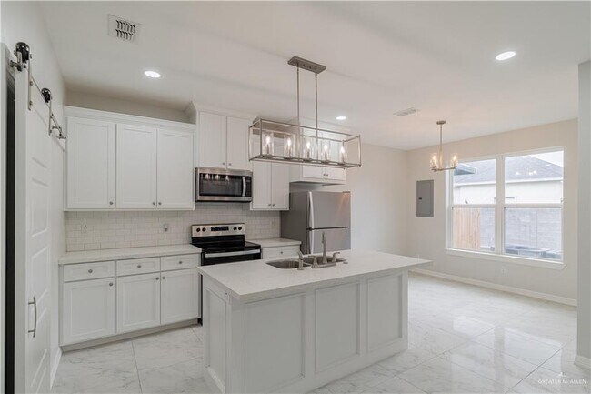 Foto del edificio - 5404 N Crown Point