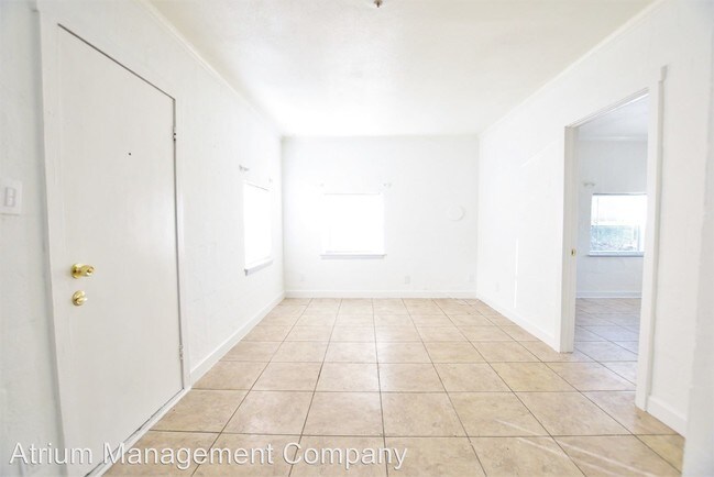 Building Photo - 1423 Miller Ave