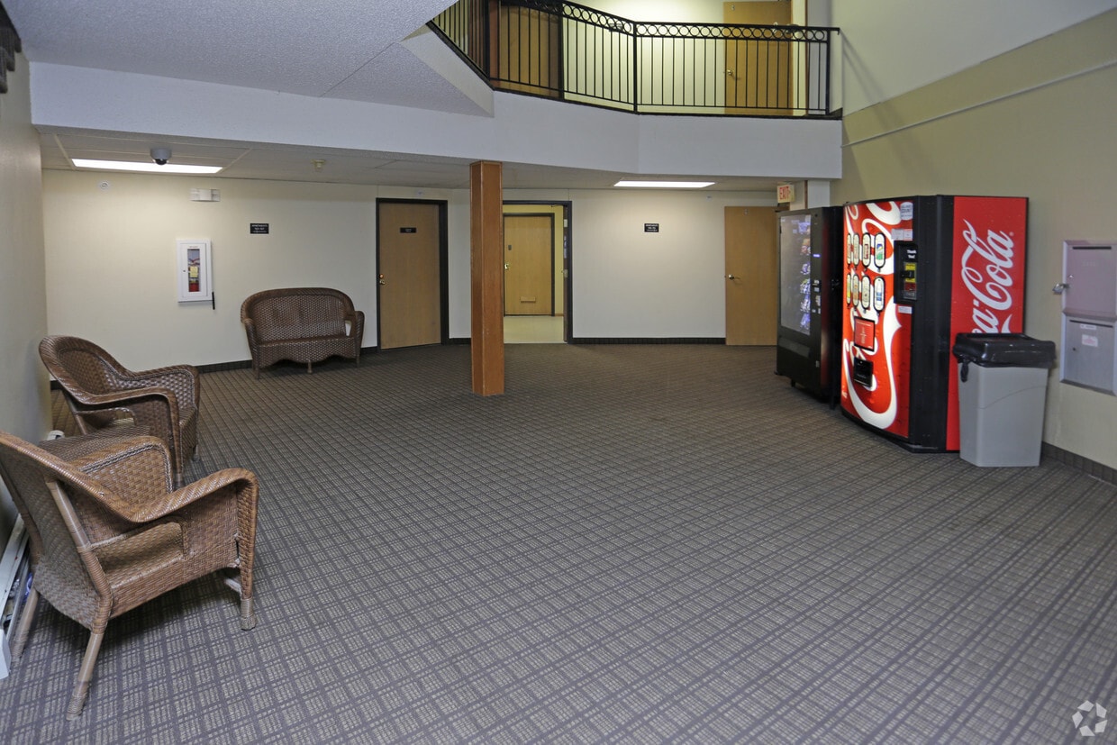 Ashwood Ponds Apartments in Woodbury, MN