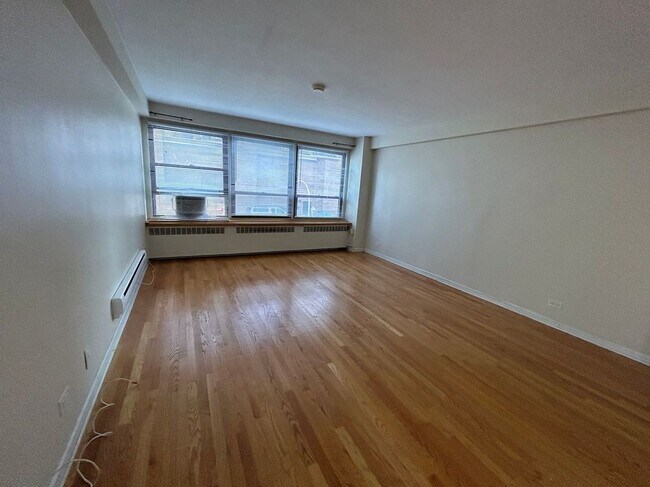 Building Photo - 4180 N Marine Dr
