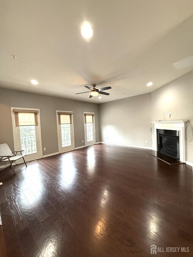 Foto del edificio - 1305 Hudson Cir