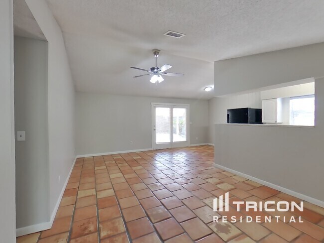 Building Photo - 11503 Pine Forest Ct