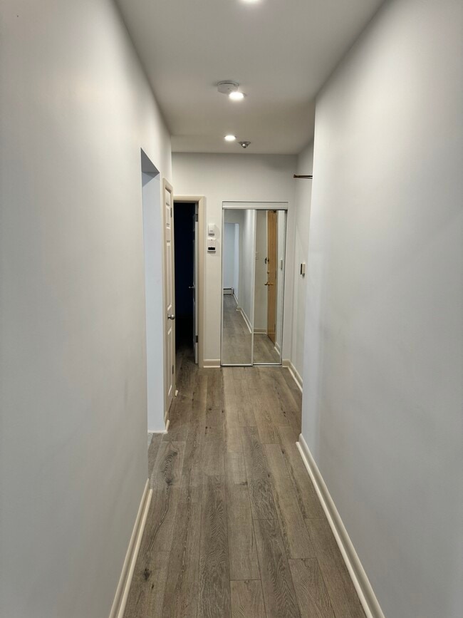 Building Photo - 665 Corydon Av