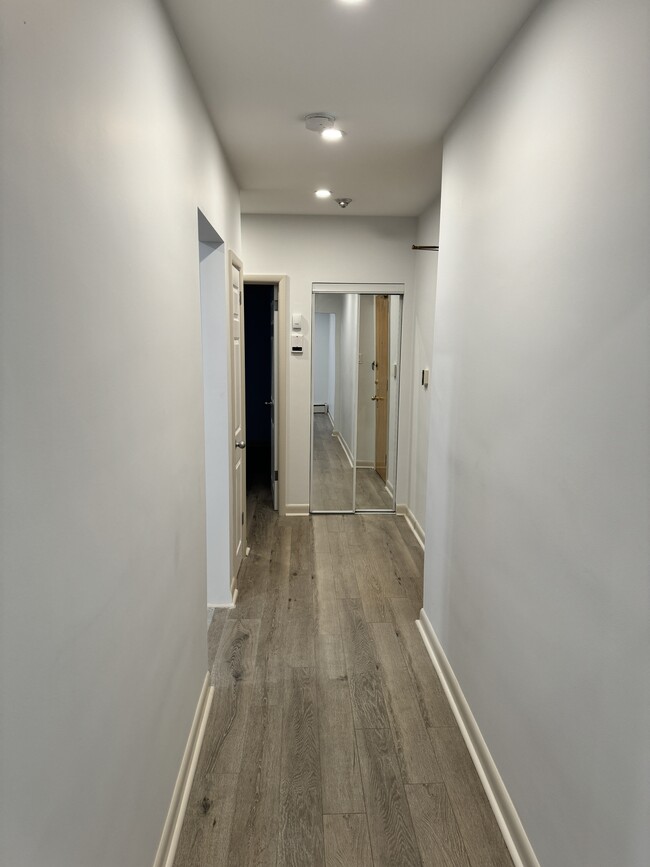 Building Photo - 665 Corydon Av