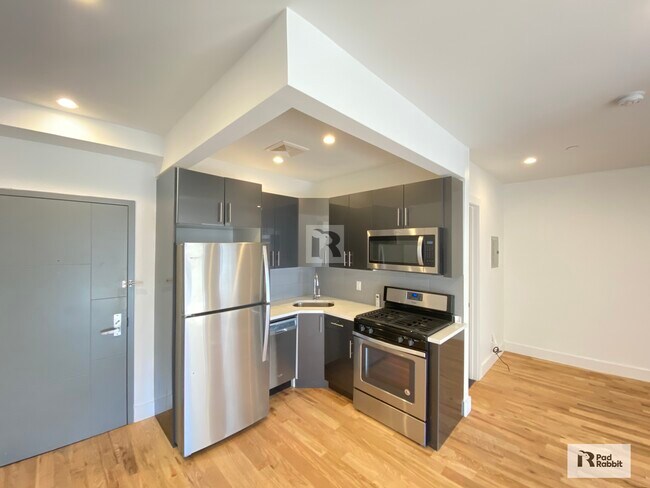 Foto del edificio - 1471 Nostrand Ave