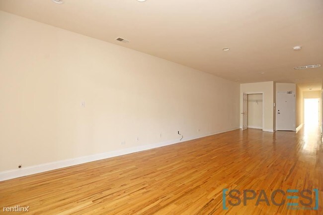 Building Photo - 1802 W Belmont Ave