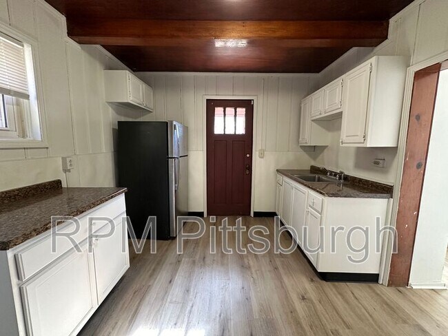 Foto del edificio - 208 Rolfe St