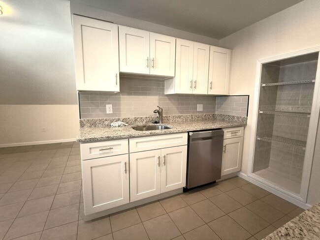 Building Photo - 26 Main St