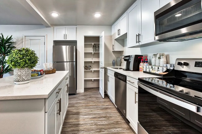 Building Photo - 4085-4089-4089 Nobel Dr