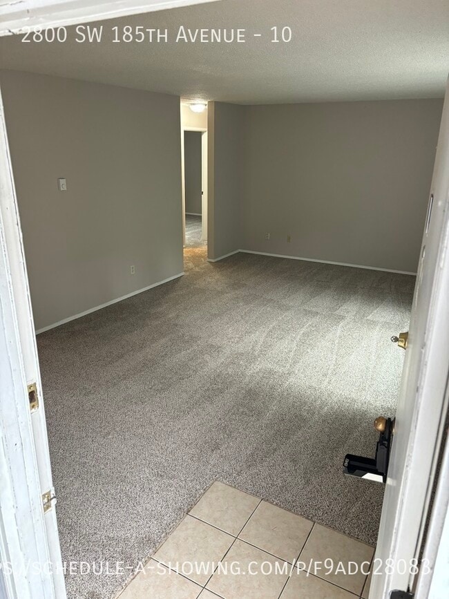 Building Photo - 2br Downstairs Unit w/W&D, Water, Sewer & ...