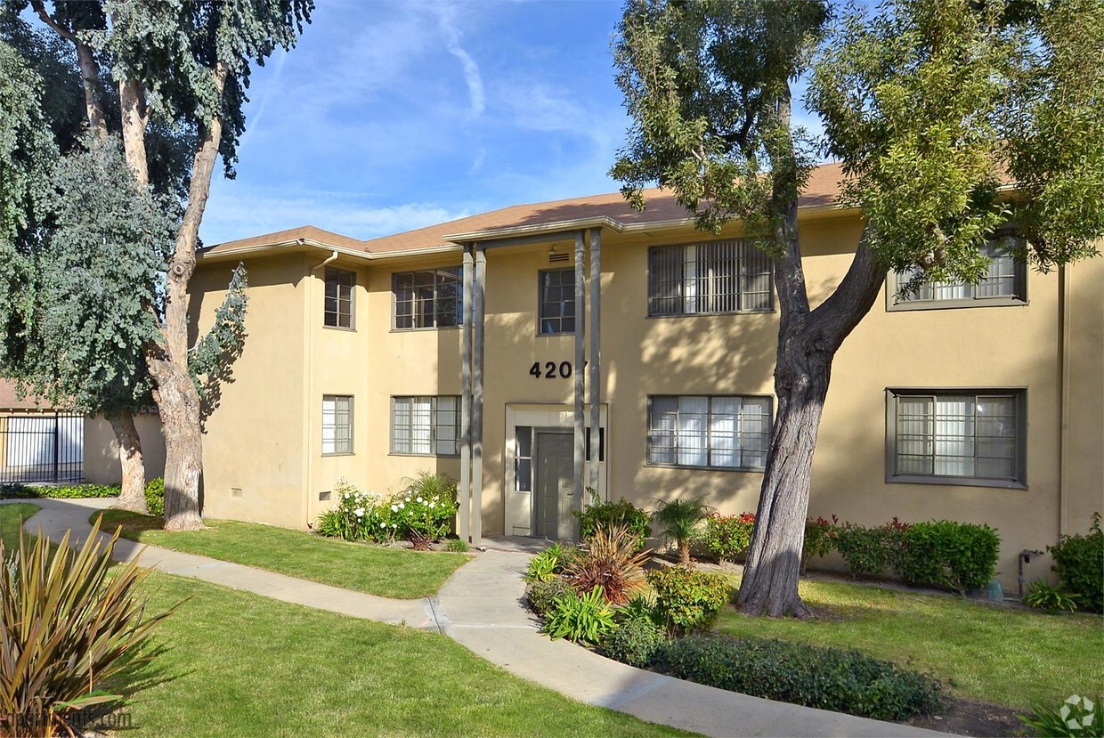 Apartment in Baldwin Hills - 3 Bed, 1 Bath, $0