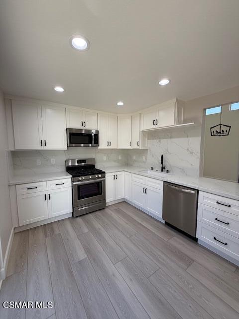 Foto del edificio - 648 Racquet Club Ln