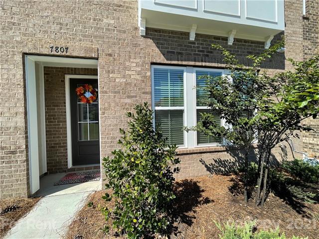Foto del edificio - 7807 Reunion Row Dr