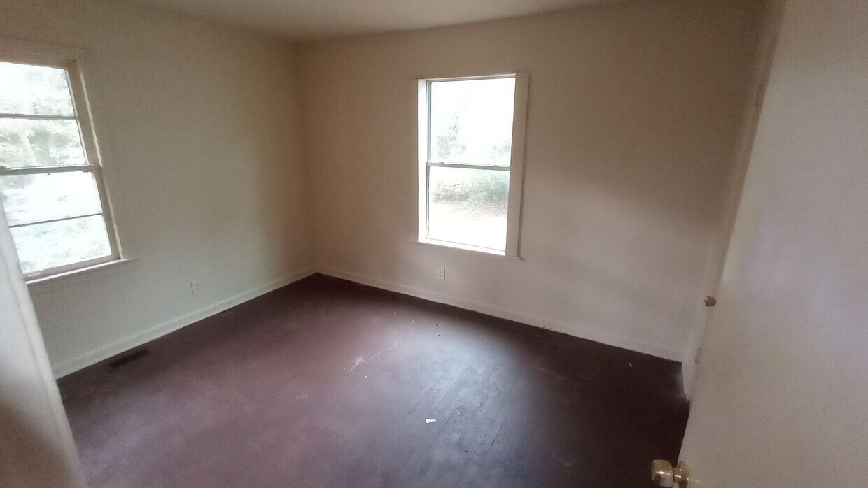 Building Photo - 3 bedroom 1 Bath Home near 5 Points