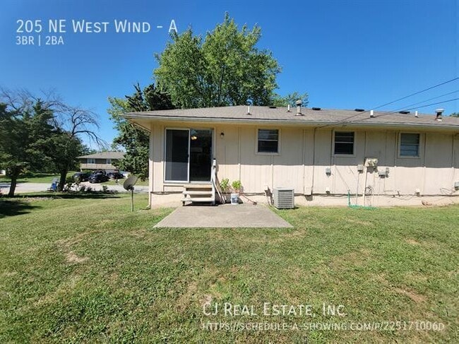 Foto del edificio - 205 NE Westwind Dr