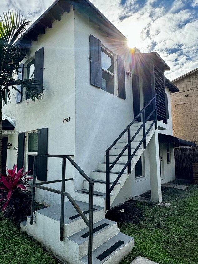 Primary Photo - 2614 SW 19th Ter