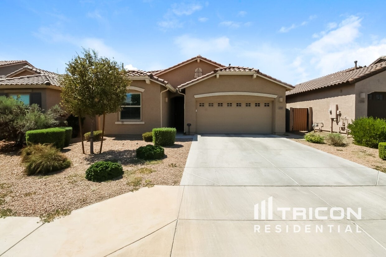 Primary Photo - 12337 W Glenn Dr